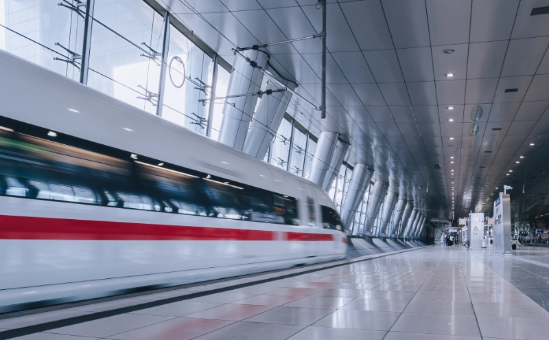 AdobeStock_1341726531 quadri-elettrici-per-il-settore-dei-trasporti-e-ferroviario-a-milano-e-torino