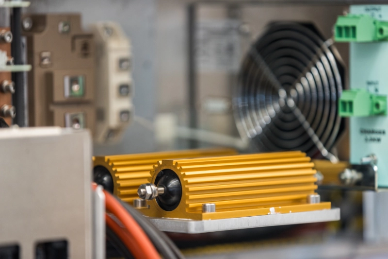 AdobeStock_1341726531 quadri-plc-per-automazione-a-torino